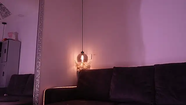 Isabella francoo online show from 4, 8, 2026