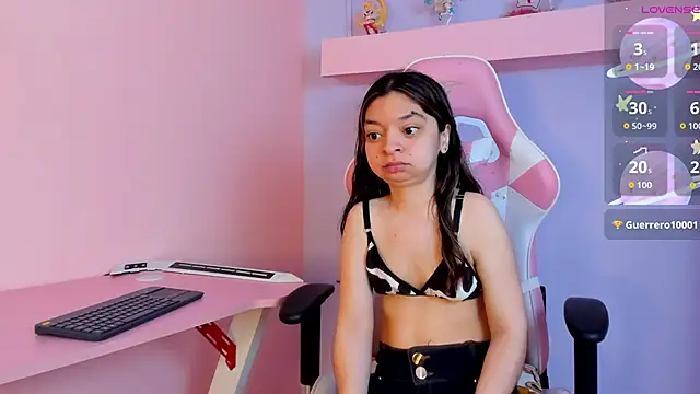 Snapshot of CharlotteMuller chatting on 17, 10, 2025 CharlotteMuller online show from 17, 10, 2025
