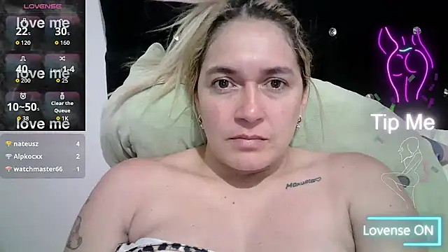 Izury Blondee online show from 11, 9, 2025