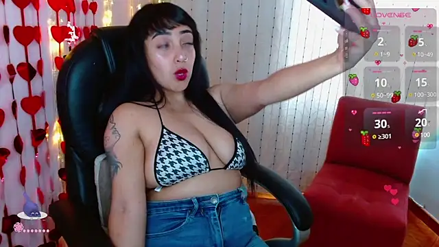 AmberGoddess  online show from 4, 3, 2025