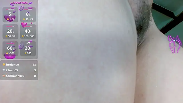 Eva Hoot online show from 4, 3, 2025