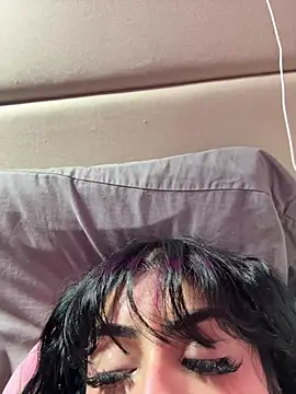 ThickerThanYoBitch online show from 8, 3, 2025