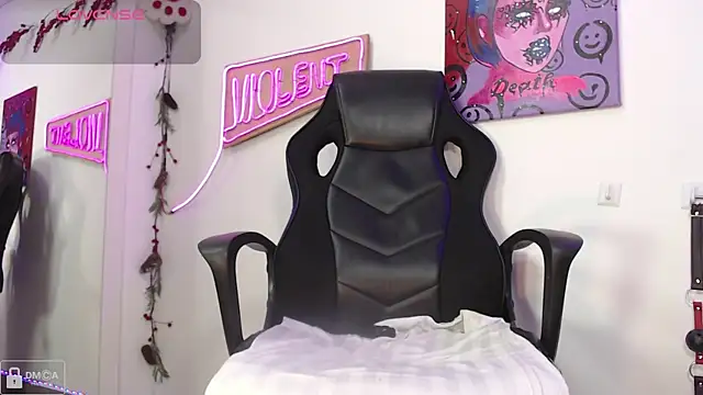 Snapshot of Violet-Queen chatting on 31, 1, 2025 Violet-Queen online show from 31, 1, 2025