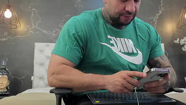 BruceDallas online show from 30, 1, 2025