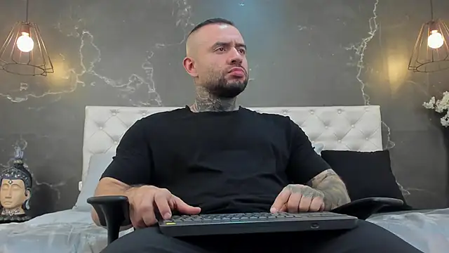 BruceDallas online show from 23, 2, 2025