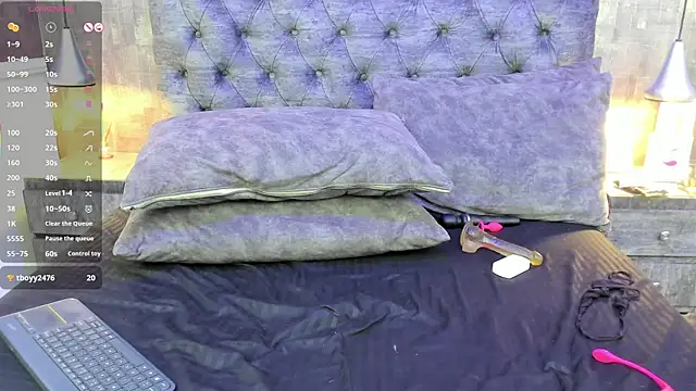 Honey-420- online show from 4, 12, 2025