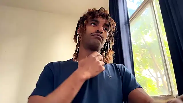 Snapshot of gerson173Hugo chatting on 14, 10, 2025 gerson173Hugo online show from 14, 10, 2025