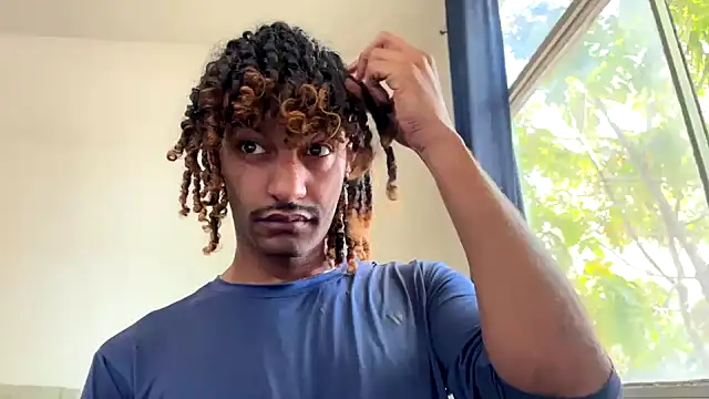 Snapshot of gerson173Hugo chatting on 11, 11, 2025 gerson173Hugo online show from 11, 11, 2025