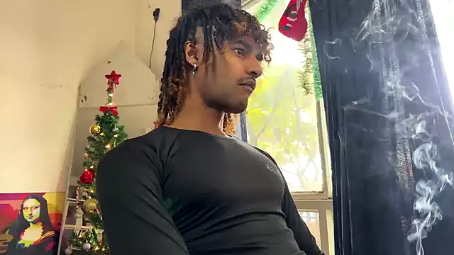 Snapshot of gerson173Hugo chatting on 14, 11, 2025 gerson173Hugo online show from 14, 11, 2025