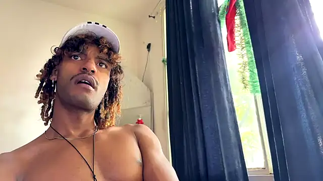 Snapshot of gerson173Hugo chatting on 18, 11, 2025 gerson173Hugo online show from 18, 11, 2025