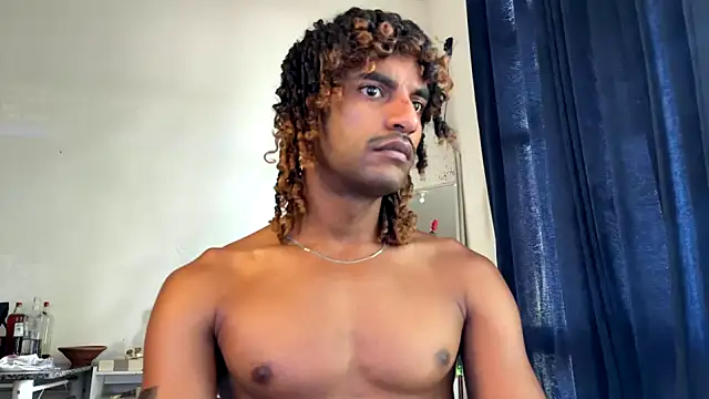 Snapshot of gerson173Hugo chatting on 2, 12, 2025 gerson173Hugo online show from 2, 12, 2025