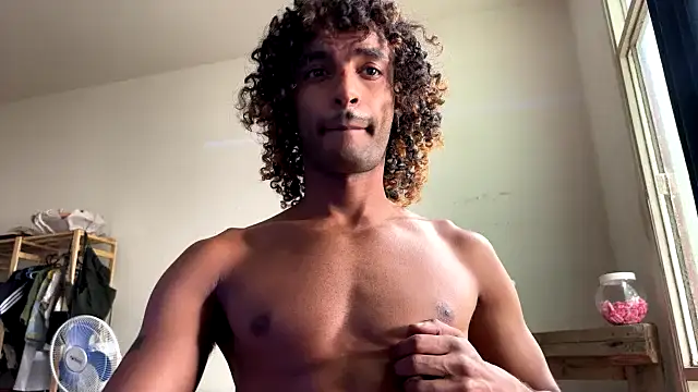 Snapshot of gerson173Hugo chatting on 7, 2, 2026 gerson173Hugo online show from 7, 2, 2026