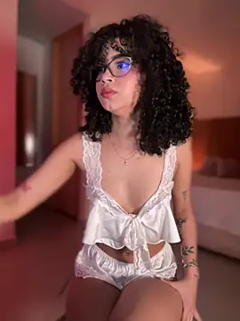 Lianh Benett online show from 28, 2, 2025