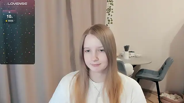 Snapshot of Alyaley chatting on 8, 11, 2025 Alyaley online show from 8, 11, 2025