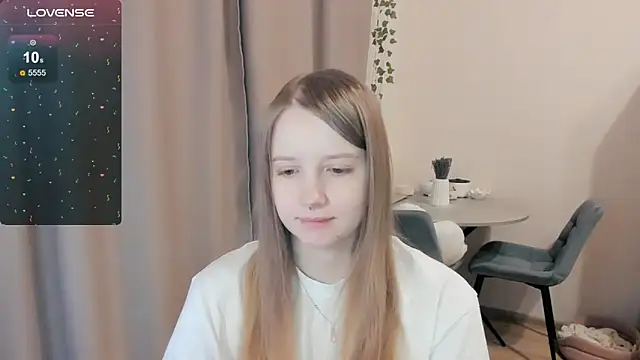 Snapshot of Alyaley chatting on 14, 11, 2025 Alyaley online show from 14, 11, 2025