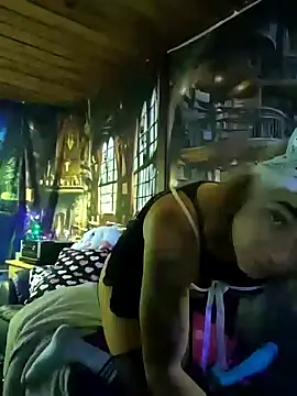 KrystallCoxxh online show from 9, 10, 2025