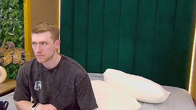 Snapshot of EthanPinkman chatting on 7, 8, 2026 EthanPinkman online show from 7, 8, 2026