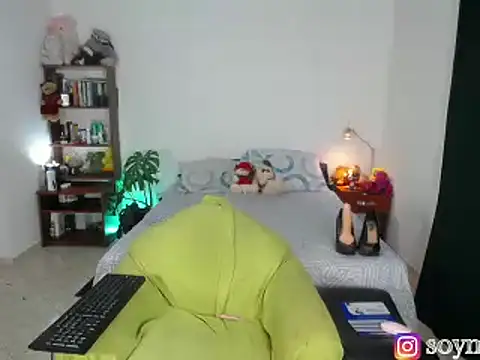 Snapshot of Megan_Hot15 chatting on 26, 11, 2025 Megan Hot15 online show from 26, 11, 2025