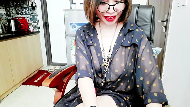 Snapshot of Miu-Le chatting on 26, 11, 2025 Miu-Le online show from 26, 11, 2025