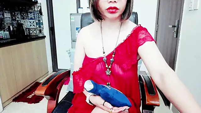 Snapshot of Miu-Le chatting on 30, 11, 2025 Miu-Le online show from 30, 11, 2025