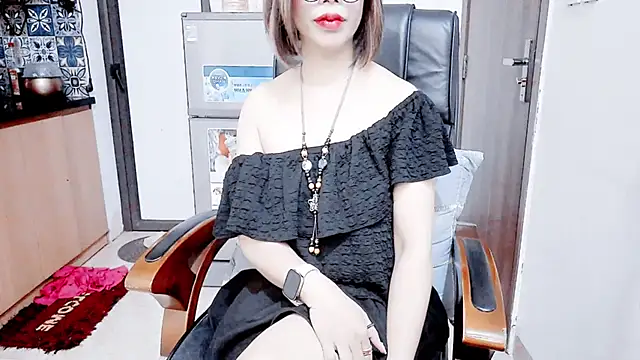 Snapshot of Miu-Le chatting on 19, 12, 2025 Miu-Le online show from 19, 12, 2025