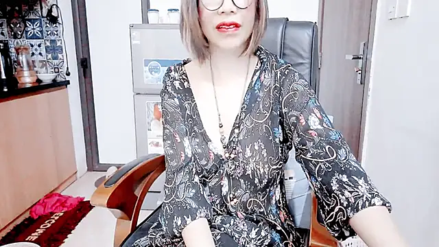 Snapshot of Miu-Le chatting on 20, 12, 2025 Miu-Le online show from 20, 12, 2025