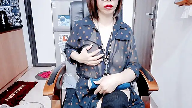 Snapshot of Miu-Le chatting on 13, 1, 2026 Miu-Le online show from 13, 1, 2026