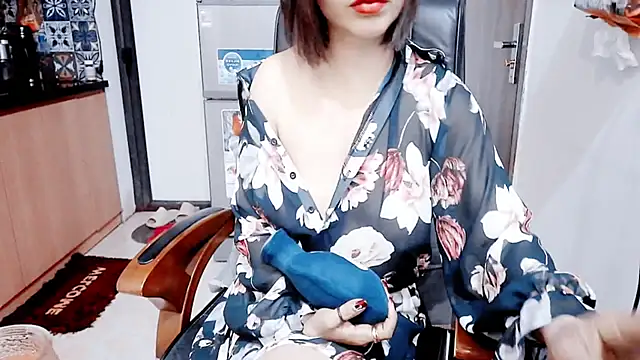 Snapshot of Miu-Le chatting on 12, 2, 2026 Miu-Le online show from 12, 2, 2026