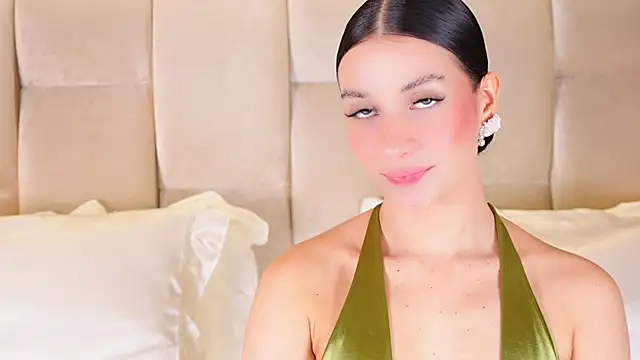 KiraKayleigh1 online show from 18, 12, 2025