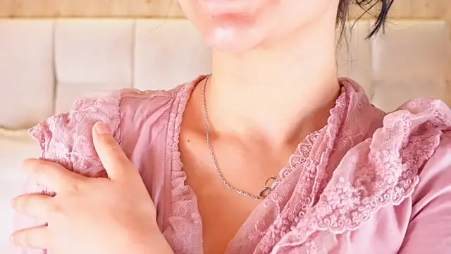 KiraKayleigh1 online show from 5, 7, 2026