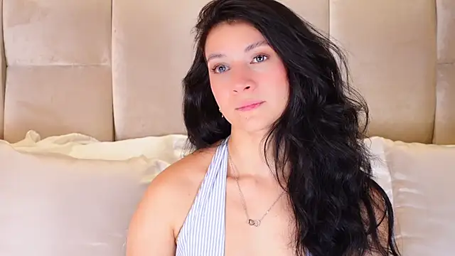 KiraKayleigh1 online show from 1, 8, 2026