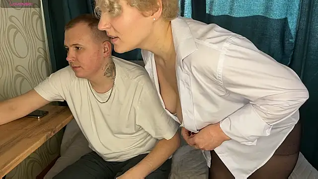 MrMrsRight online show from 19, 3, 2025