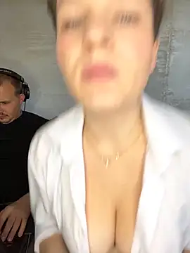 MrMrsRight online show from 12, 9, 2025