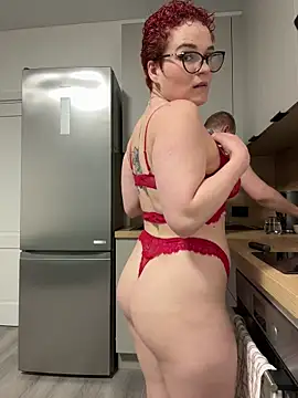 MrMrsRight online show from 7, 5, 2026