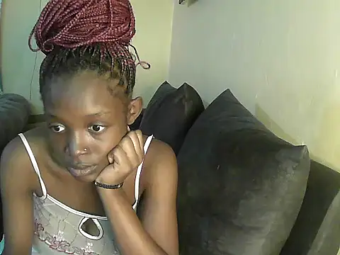 Snapshot of petite_clara24 chatting on 23, 2, 2025 petite clara24 online show from 23, 2, 2025