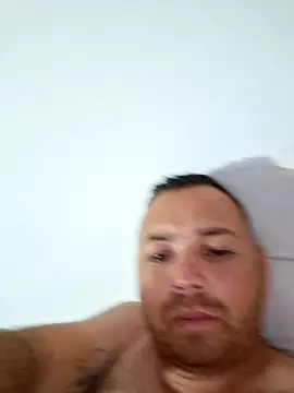 Snapshot of andres--z chatting on 26, 10, 2025 andres--z online show from 26, 10, 2025