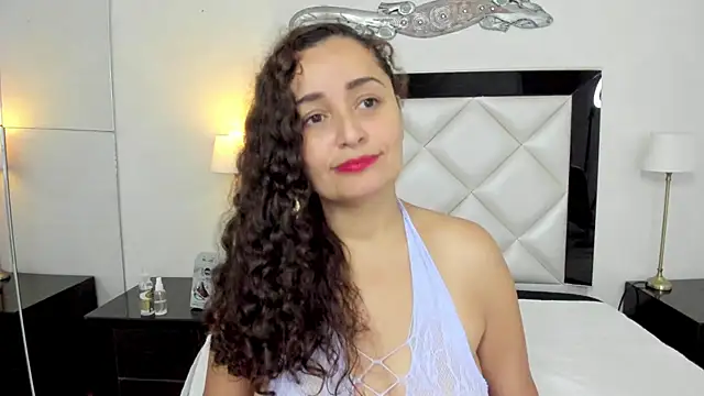 Snapshot of _luna__sweet_ chatting on 5, 3, 2025  luna  sweet  online show from 5, 3, 2025