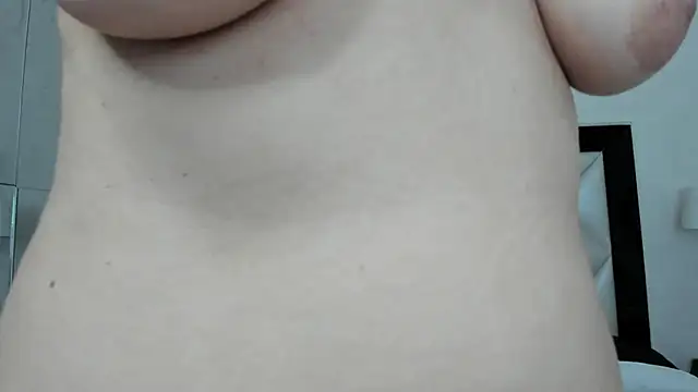 Snapshot of _luna__sweet_ chatting on 7, 3, 2025  luna  sweet  online show from 7, 3, 2025