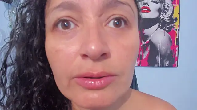 Snapshot of _luna__sweet_ chatting on 28, 9, 2025  luna  sweet  online show from 28, 9, 2025