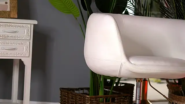 KellyMathews online show from 19, 11, 2025