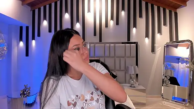 AmberLewis  online show from 5, 11, 2025