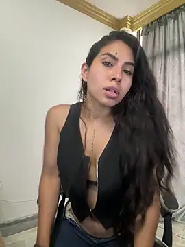 bella-black online show from 8, 4, 2026
