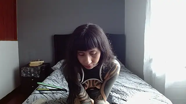 Emilia 1995 online show from 24, 6, 2026