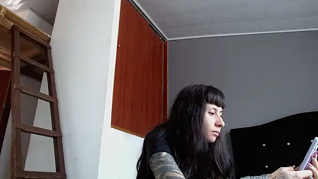 Emilia 1995 online show from 25, 7, 2026