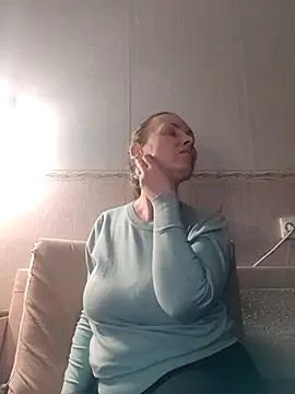 Evelina cute online show from 18, 1, 2025