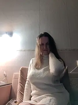 Evelina cute online show from 7, 3, 2025