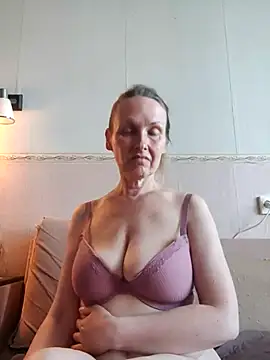 Evelina cute online show from 11, 9, 2025