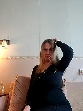 Evelina cute online show from 5, 5, 2026