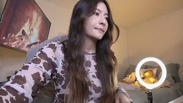 Snapshot of HelennaMoon_ chatting on 27, 10, 2025 HelennaMoon online show from 27, 10, 2025