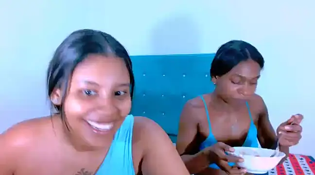 Snapshot of ladypussy69 chatting on 21, 12, 2024 ladypussy69 online show from 21, 12, 2024